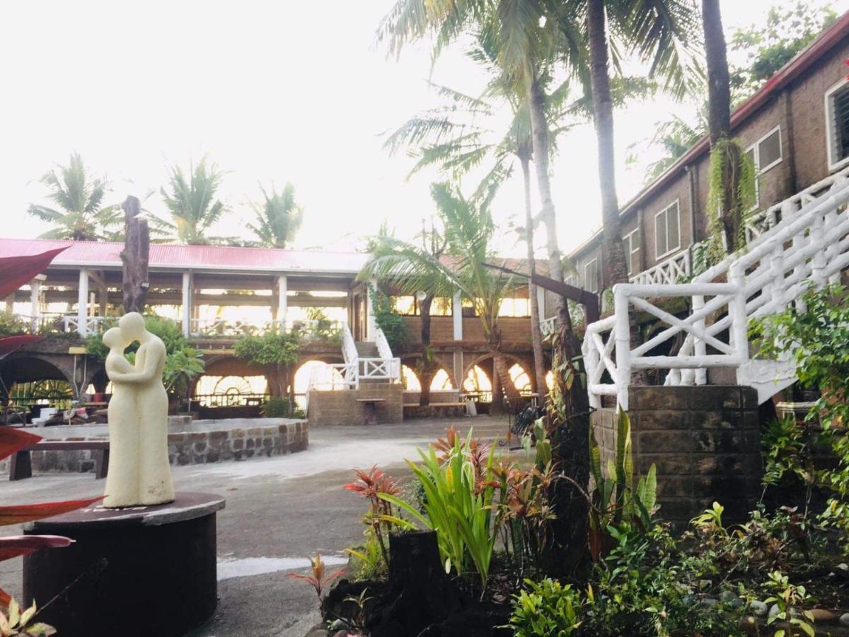 Sunbloom Beachfront Hotel And Restaurant Zambales Sinabacan Екстер'єр фото