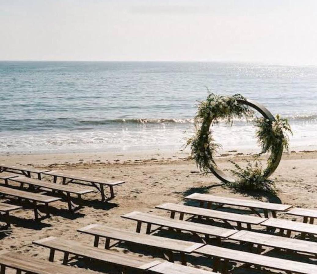 Sunbloom Beachfront Hotel And Restaurant Zambales Sinabacan Екстер'єр фото