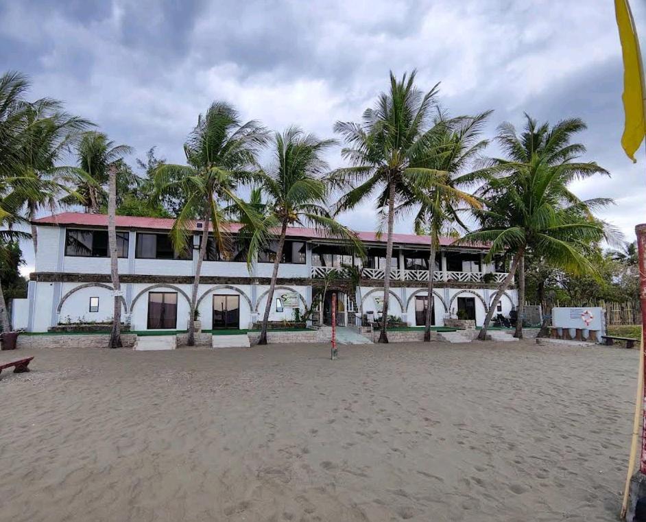 Sunbloom Beachfront Hotel And Restaurant Zambales Sinabacan Екстер'єр фото