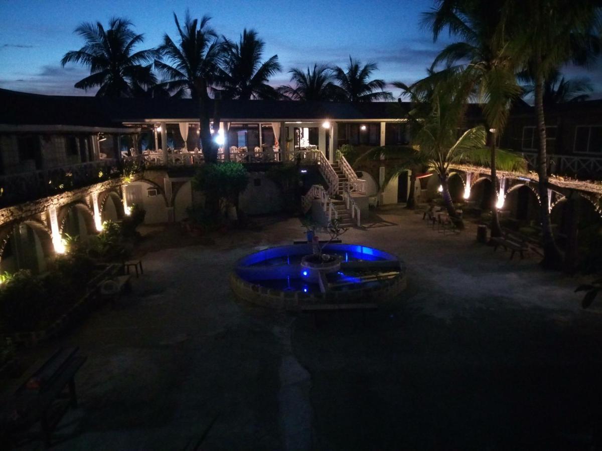 Sunbloom Beachfront Hotel And Restaurant Zambales Sinabacan Екстер'єр фото