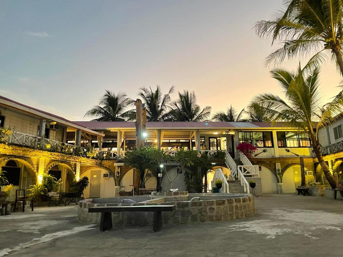 Sunbloom Beachfront Hotel And Restaurant Zambales Sinabacan Екстер'єр фото