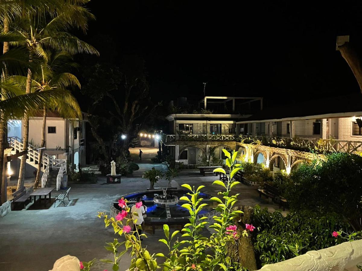 Sunbloom Beachfront Hotel And Restaurant Zambales Sinabacan Екстер'єр фото